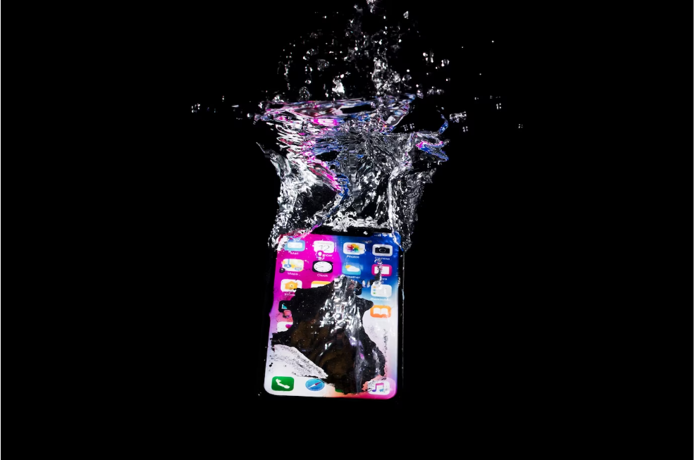 Saving-Your-Device-from-Water-Damage